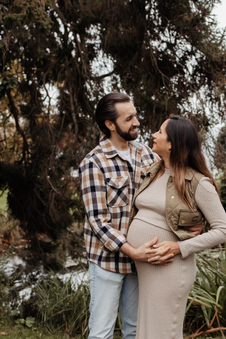 Schwangerschaftsfotos in Zürich – Halte deine besondere Zeit mit einem unvergesslichen Babybauch-Shooting in Zürich fest