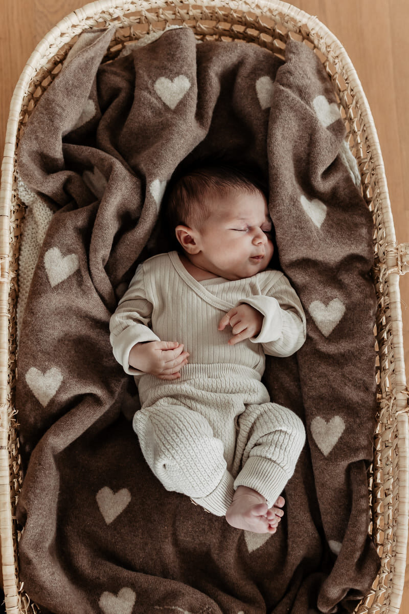 Natürliches Newborn Shooting in Zürich