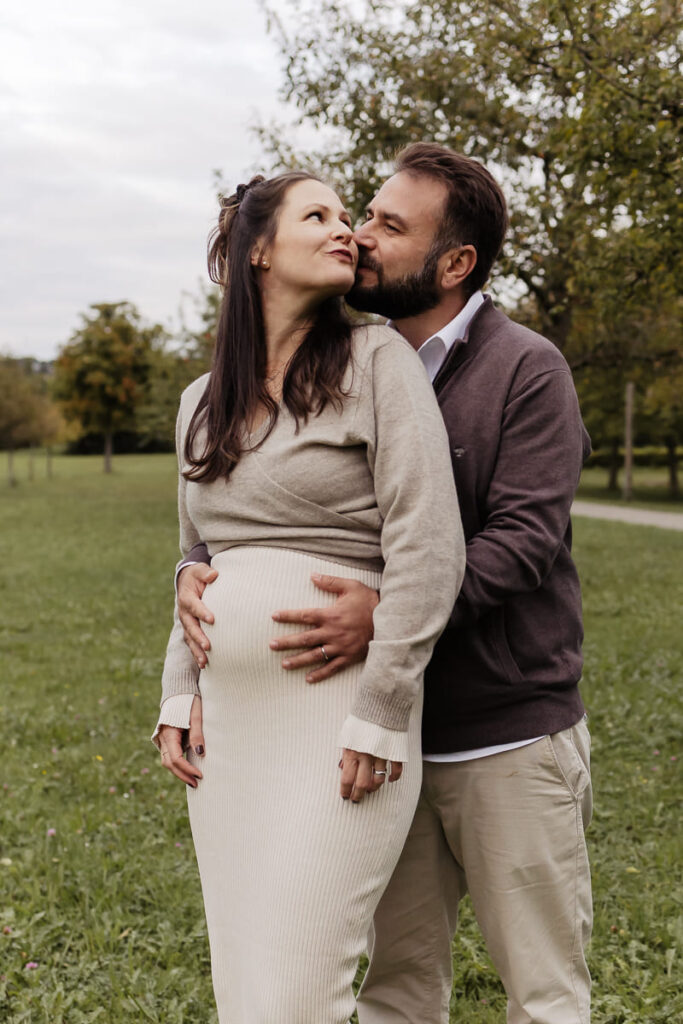 Warum Schwangere mir beim Babybauch Shooting vertrauen | Babybauch Shooting Zürich | Rebecca Altermatt Photography