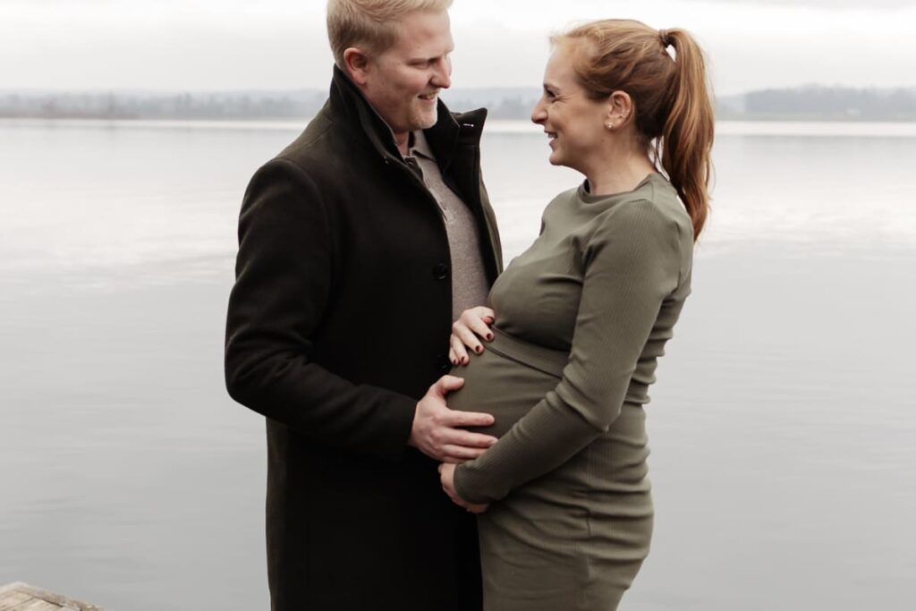 Babybauch Shooting an deinem Wunschort - Schwangerschaftsfotos in Zürich und Umgebung | Rebecca Altermatt Photography