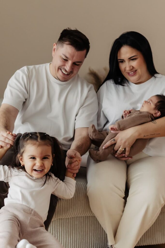 Warum mit Familien vertrauen - Familienfotografie natürliche Familienfotos in Zürich | Rebecca Altermatt Photography