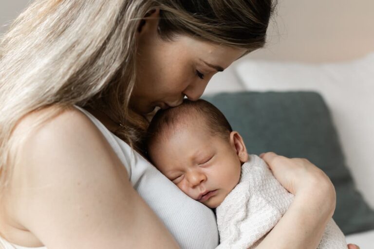 Authentische Newborn-, Babybauch- und Familienfotografie in Zürich I Altermatt Photography